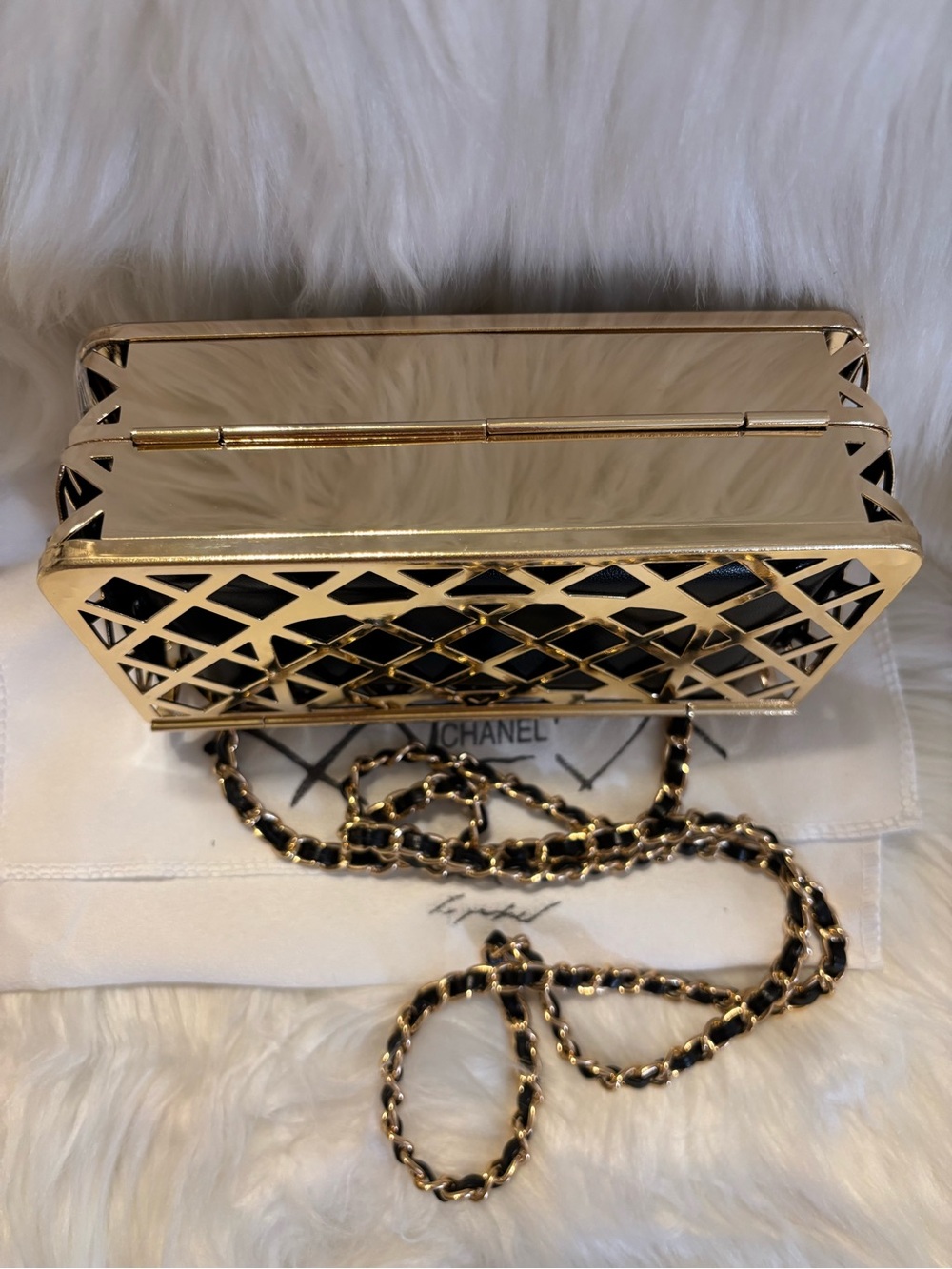 Fashionable Lattice Style Shoulder/Crossbody Bag with Pouch - Picture 12 of 13